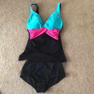 Very sexy tankini with black bottom